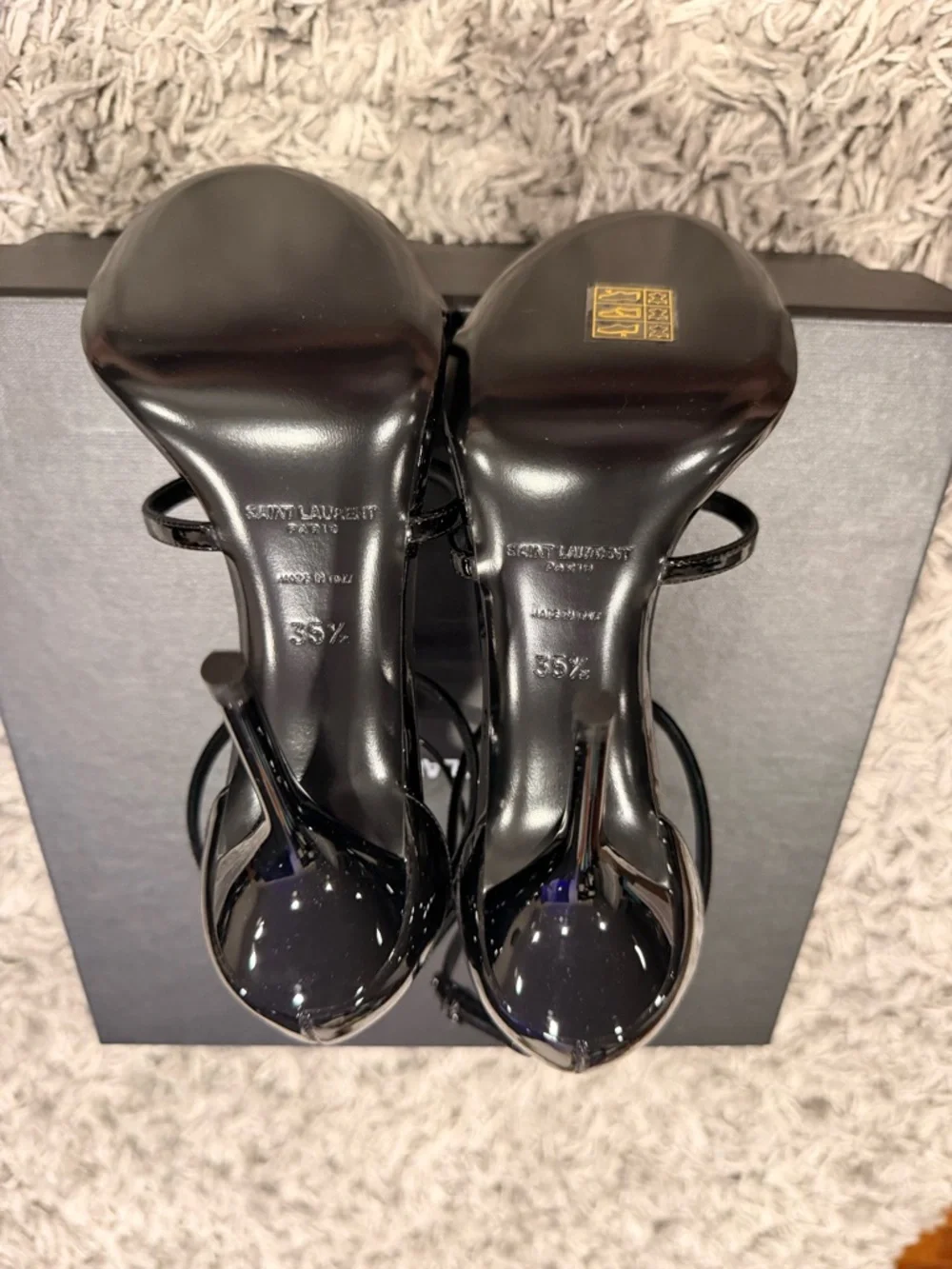 YSL Cassandra Sandals in Black Patent Leather - Size 35.5 US 5.5 - Picture 6 of 7
